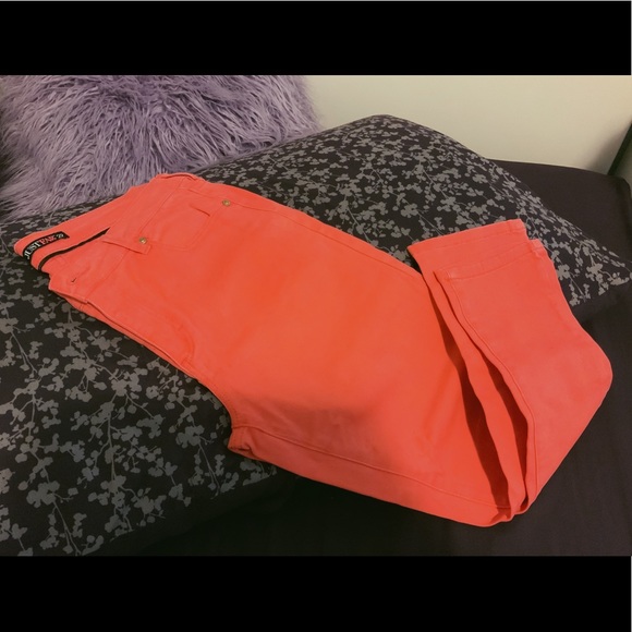 NEW! Ankle Jeans 👖| JustFab - Picture 6 of 9